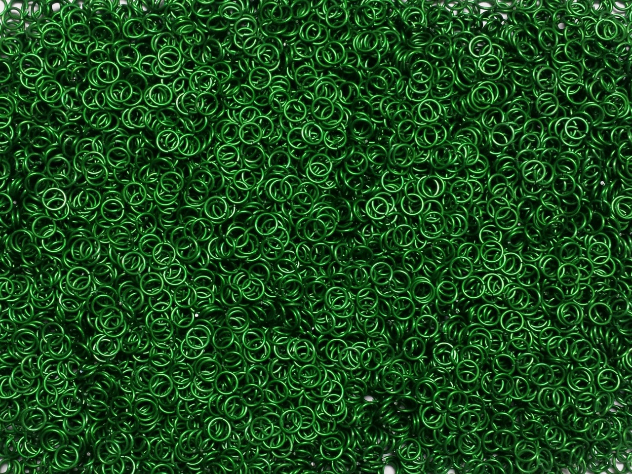 Kelly Green Anodized Aluminum jump rings in 20 SWG, 3/16 inch ID, 1/4 lb (4 oz)
