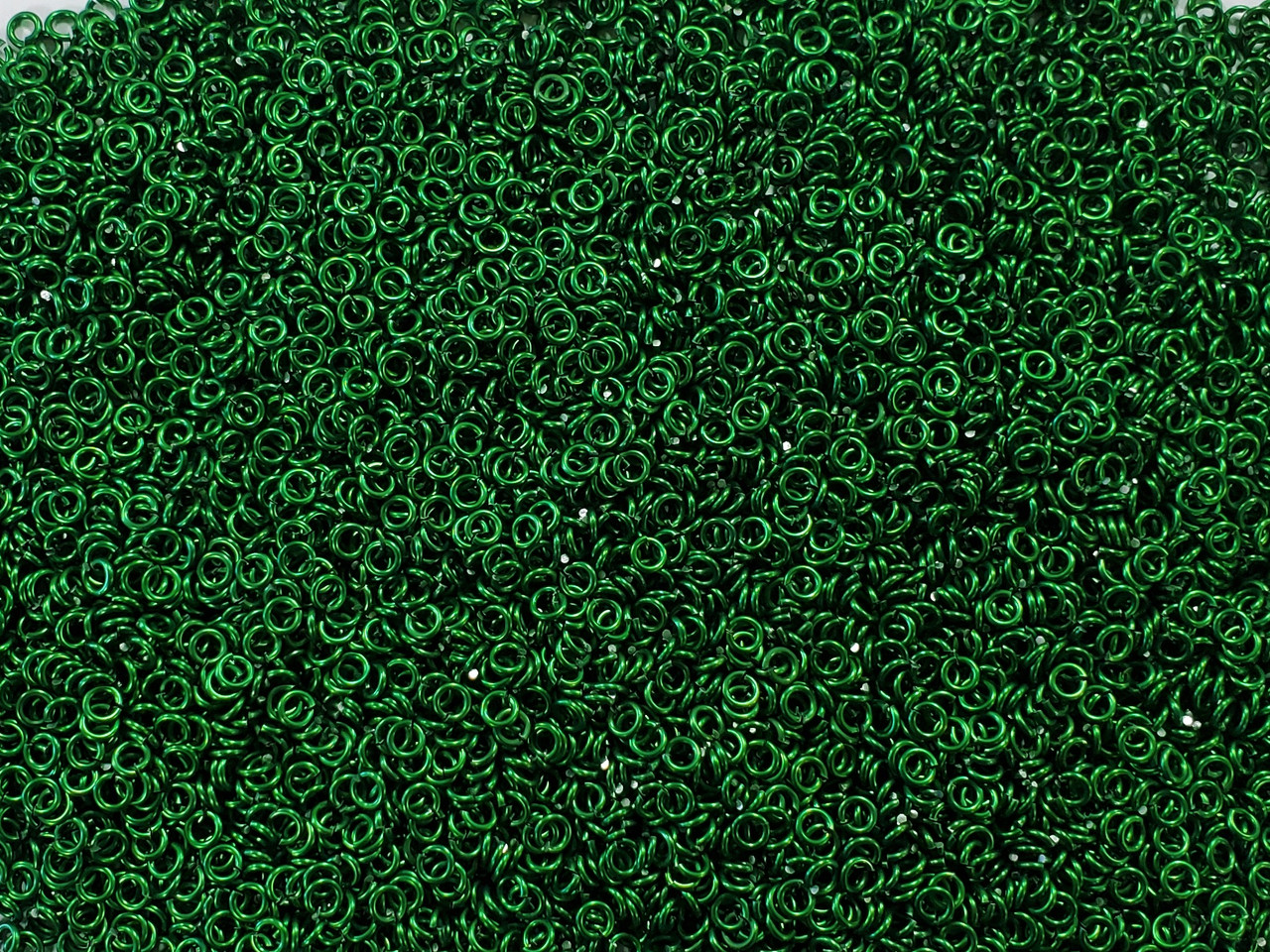Kelly Green Anodized Aluminum jump rings in 18 SWG, 1/8 inch ID, 1/4 lb (4 oz)