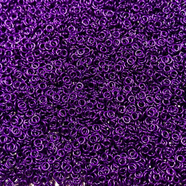Violet Anodized Aluminum jump rings in 18 SWG, 9/64 inch ID, 1/4 lb (4 oz)