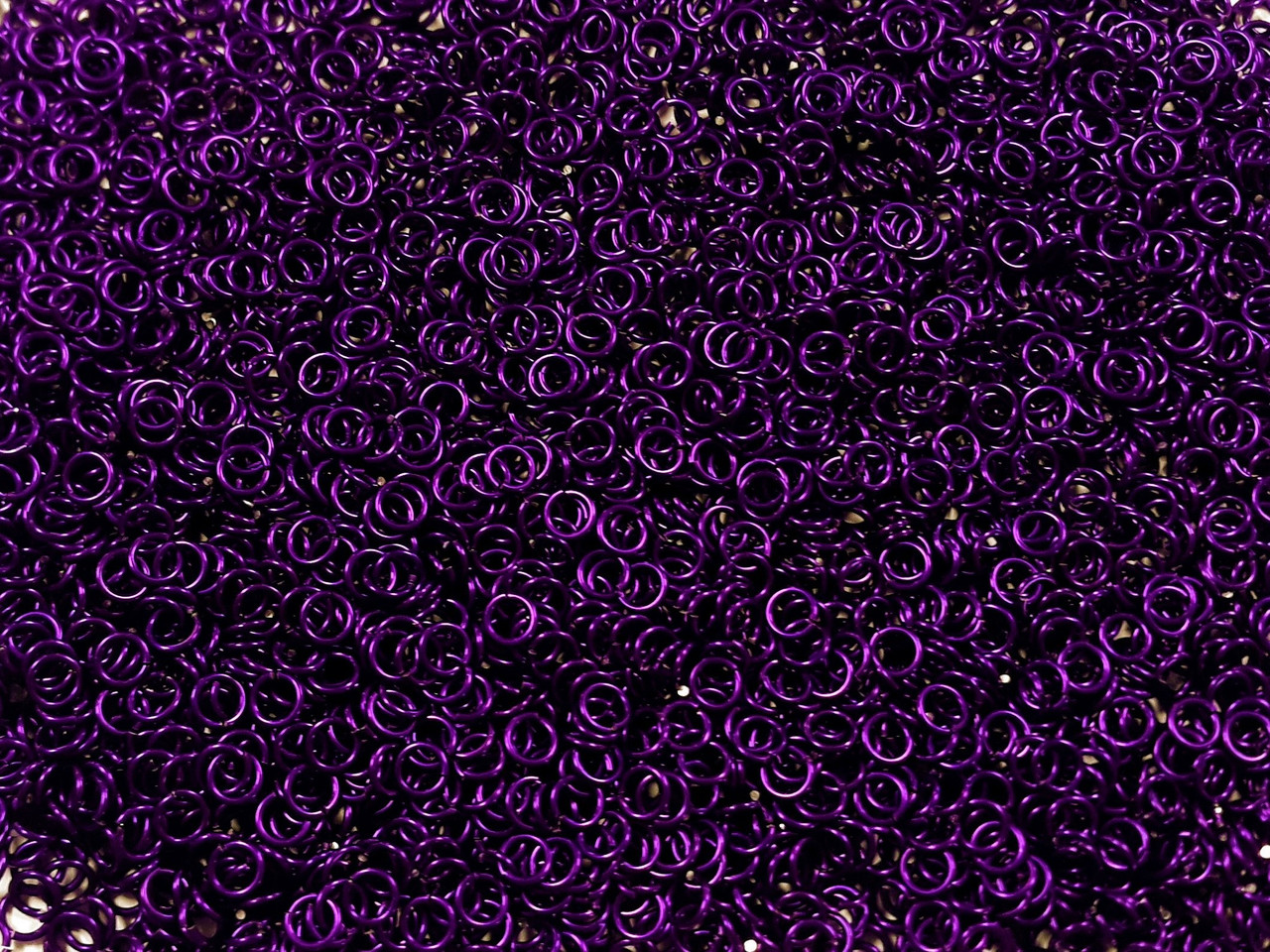 Violet Anodized Aluminum jump rings in 18 SWG, 3/16 inch ID, 1/2 lb (8 oz)