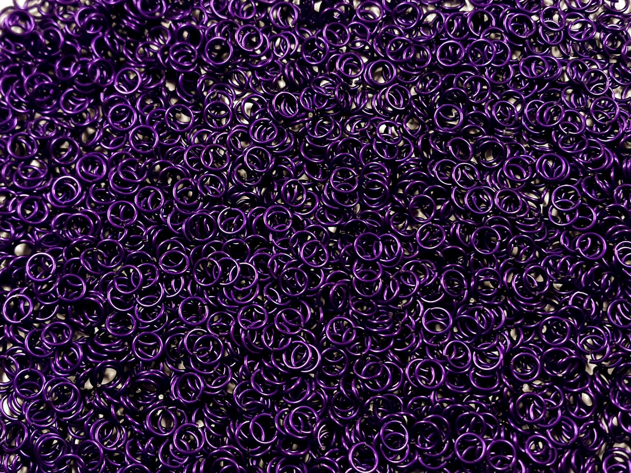 Violet Anodized Aluminum jump rings in 18 SWG, 7/32 inch ID, 1/2 lb (8 oz)