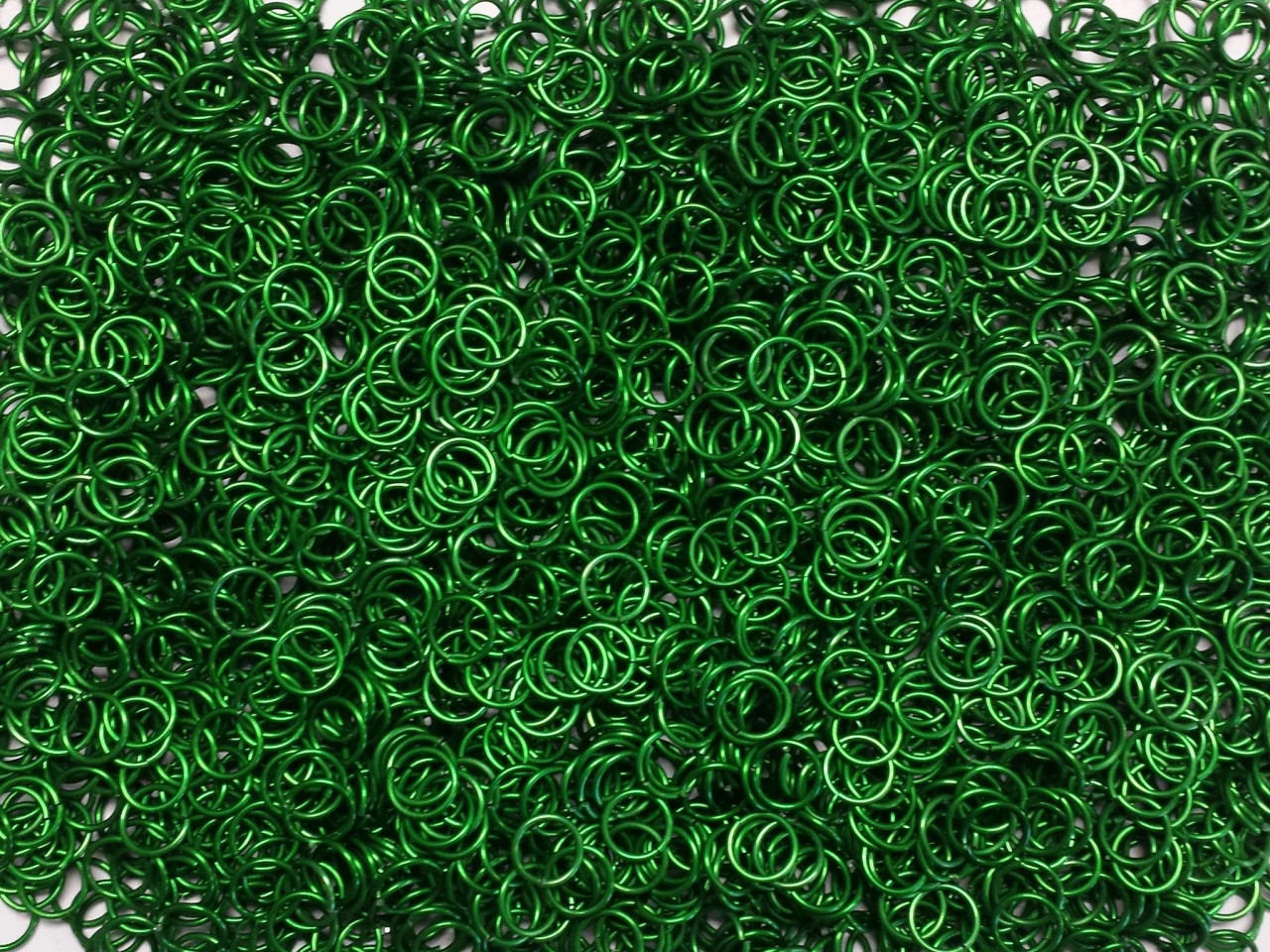 Kelly Green Anodized Aluminum jump rings in 18 SWG, 5/16 inch ID, 1/2 lb (8 oz)