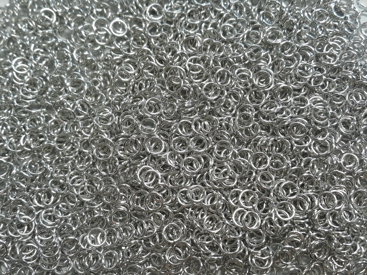 Bright (uncolored) Aluminum jump rings in 18 SWG, 7/32 inch ID, 1 lb