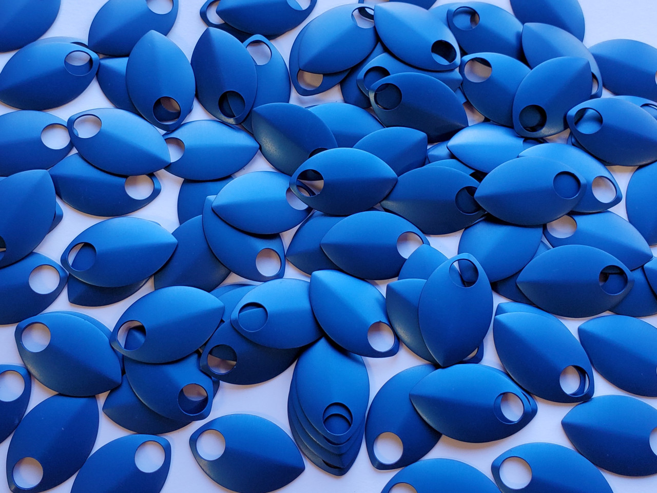 Blue Anodized Aluminum scales in large, 100 ct